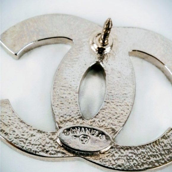Chanel Interlocking CC Logo Brooch - Picture 2 of 6